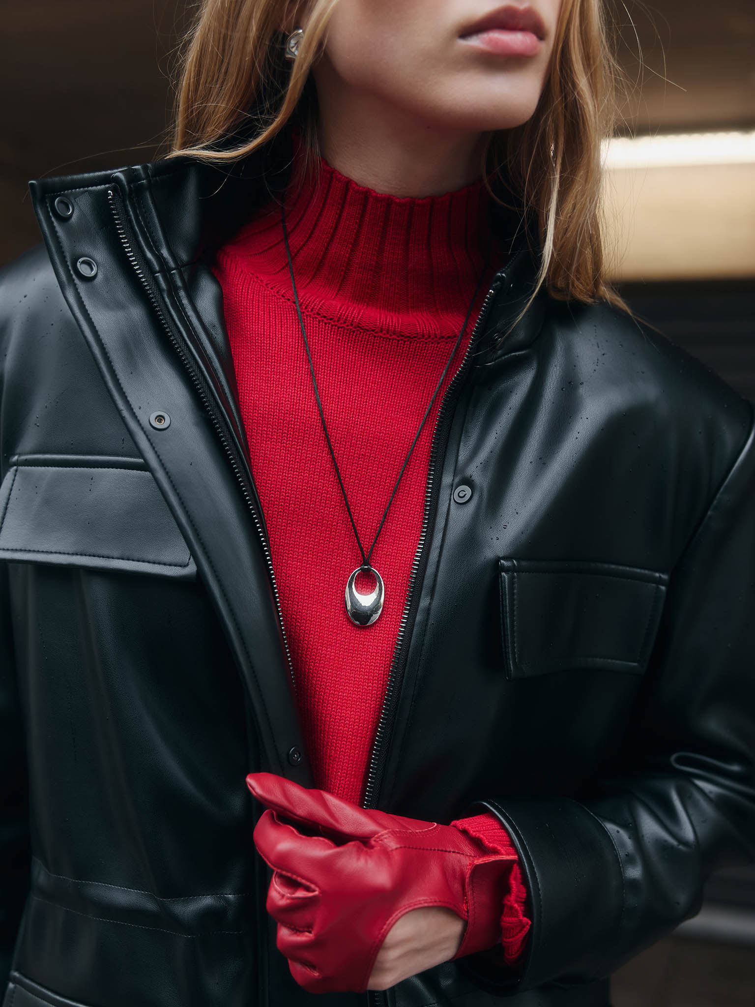Lace necklace with metal pendant