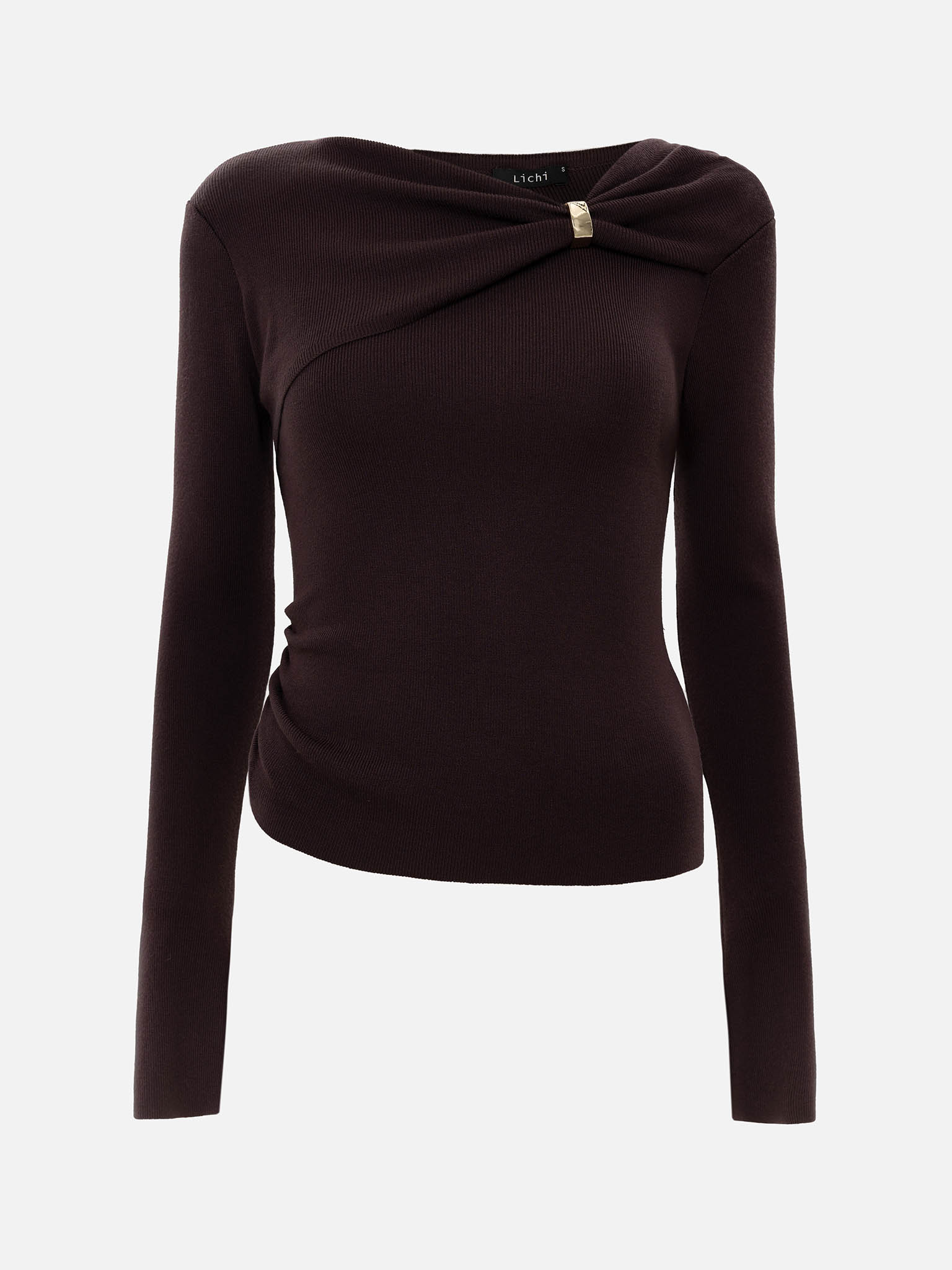 سترة من الفسكوز مع تجمع وتفاصيل ذهبية على الياقة