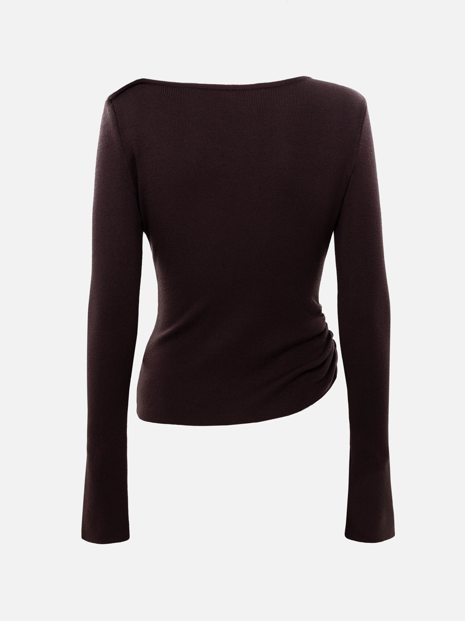 سترة من الفسكوز مع تجمع وتفاصيل ذهبية على الياقة