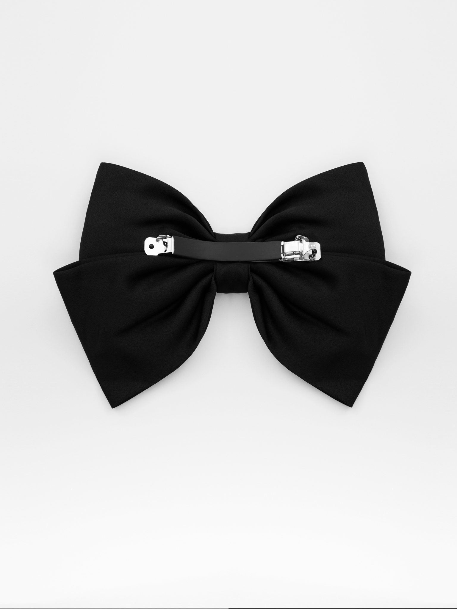 ربطة شعر مع زينة معلقة