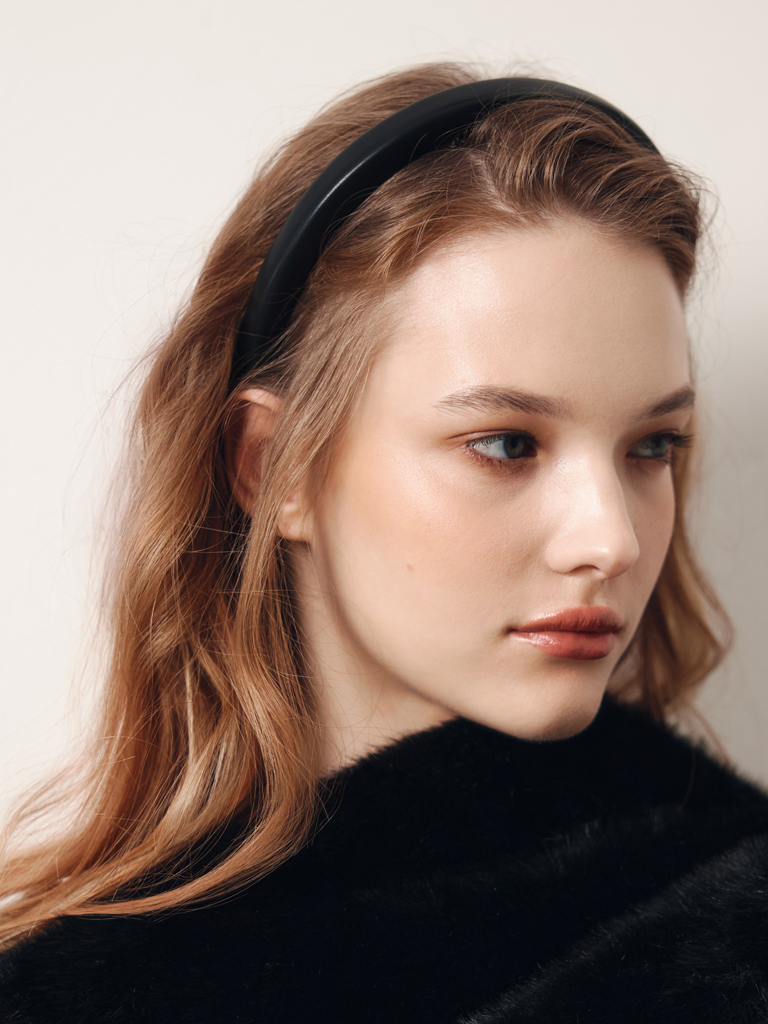 Обруч для волос из экокожи