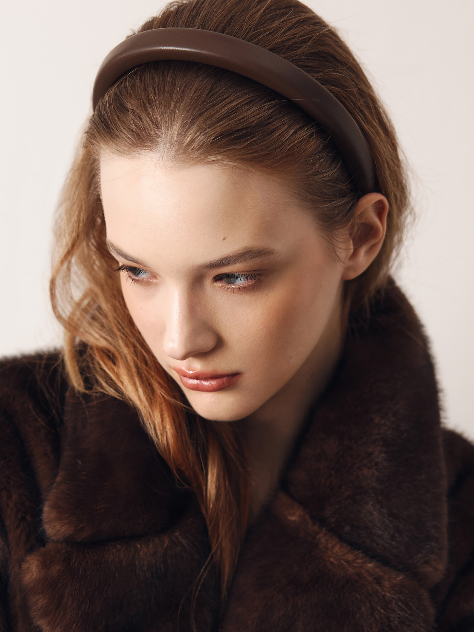 Обруч для волос из экокожи