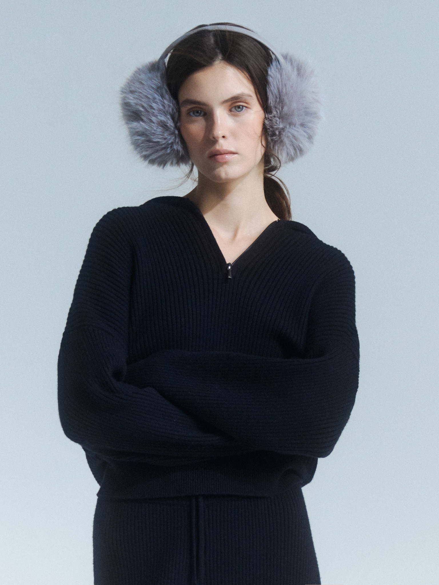 Loose rib-knit hooded jumper