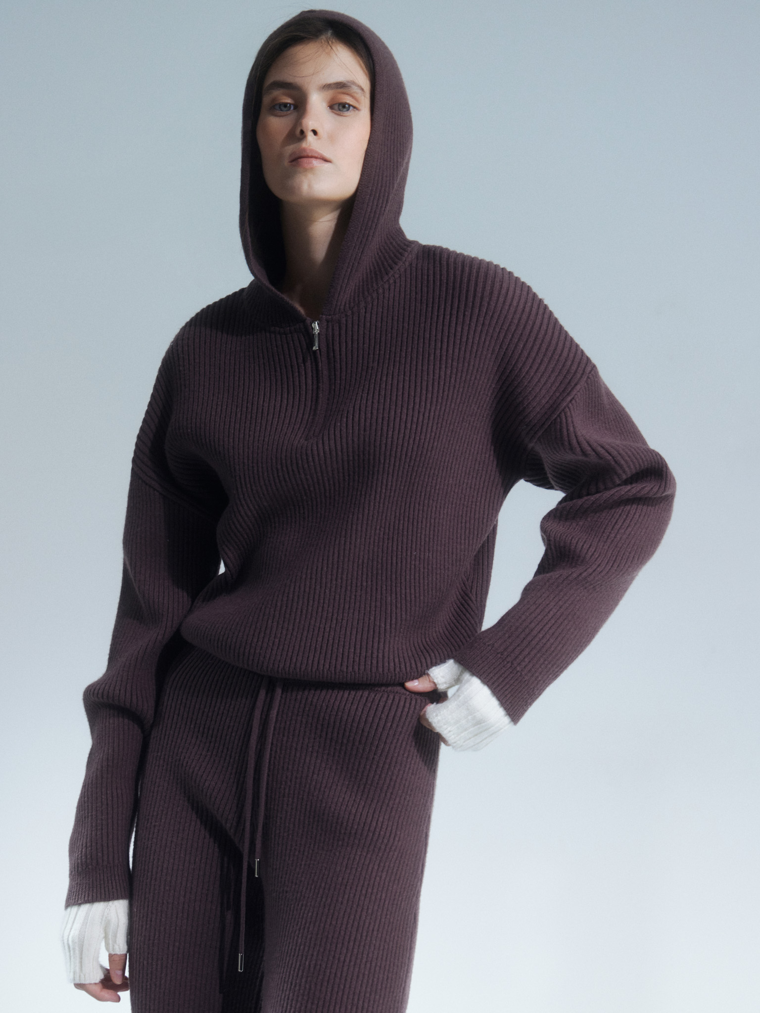 Loose rib-knit hooded jumper