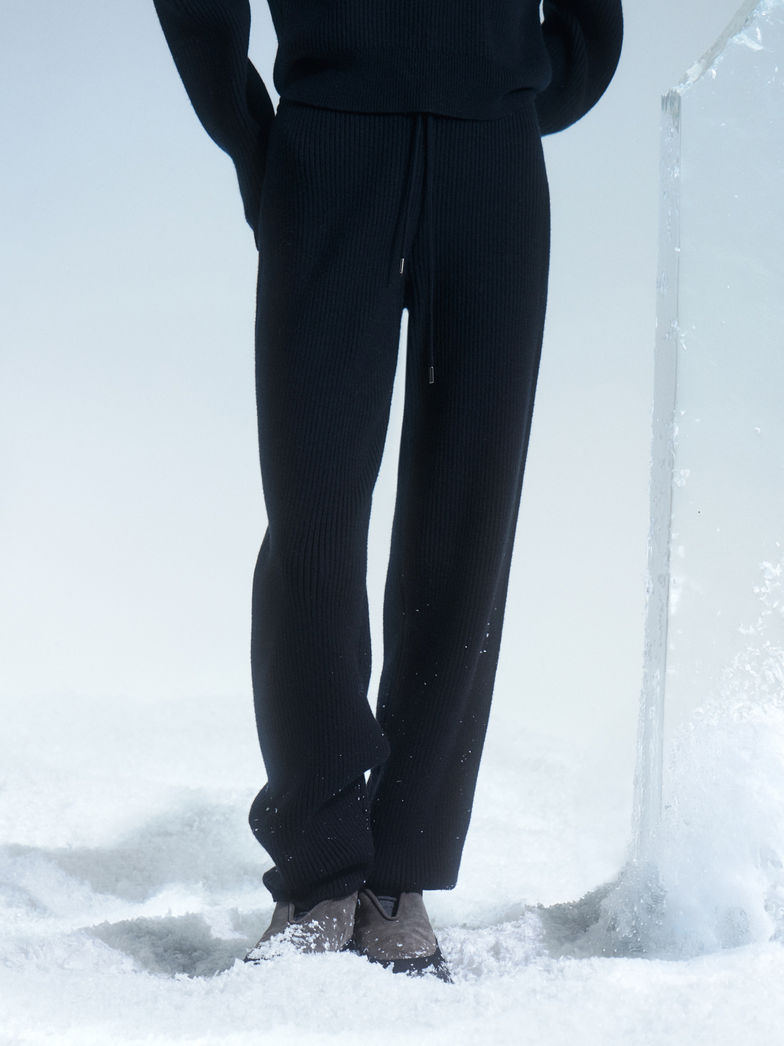 Straight-cut rib-knit trousers