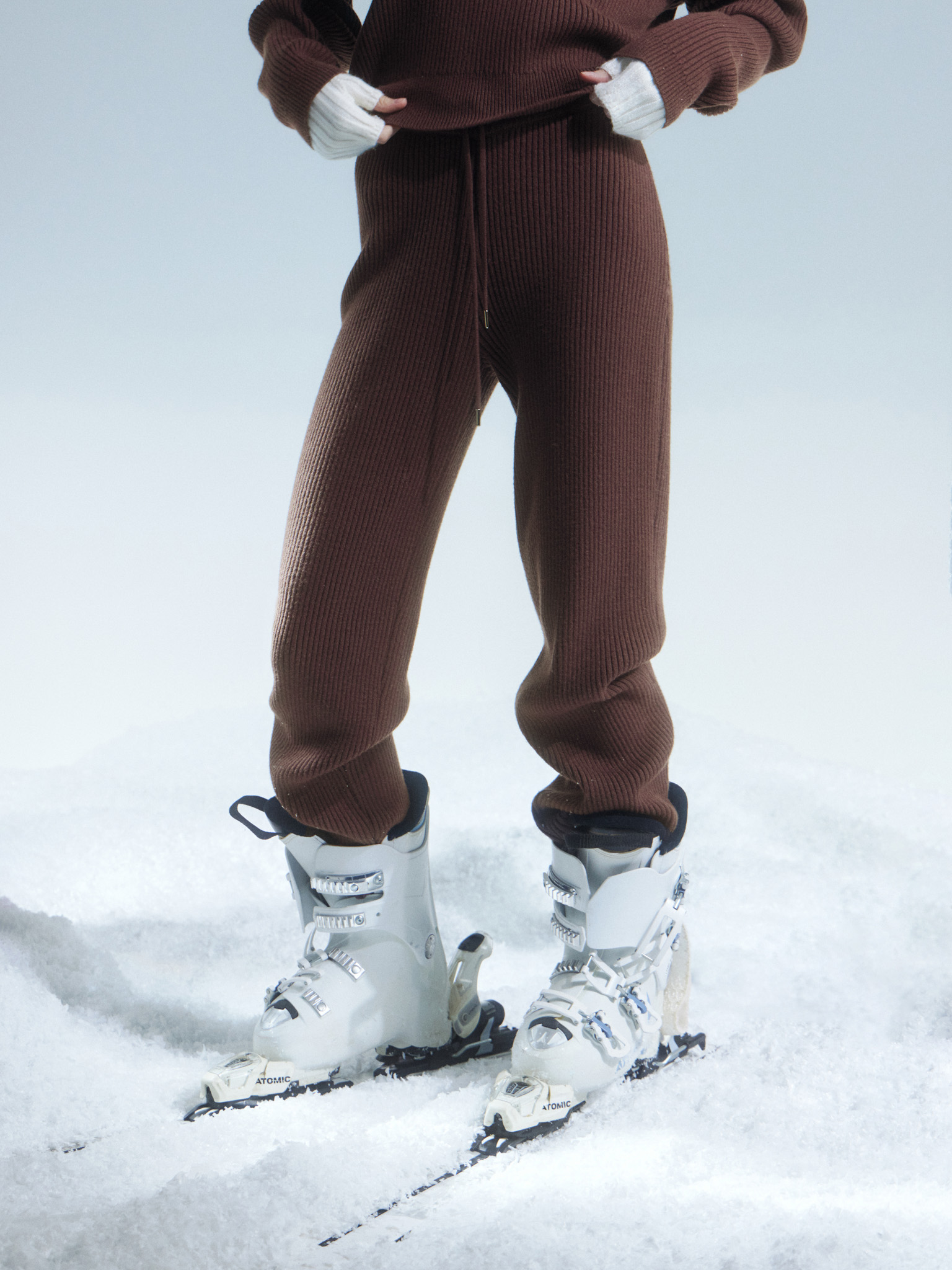 Вязаные брюки прямого кроя в рубчик