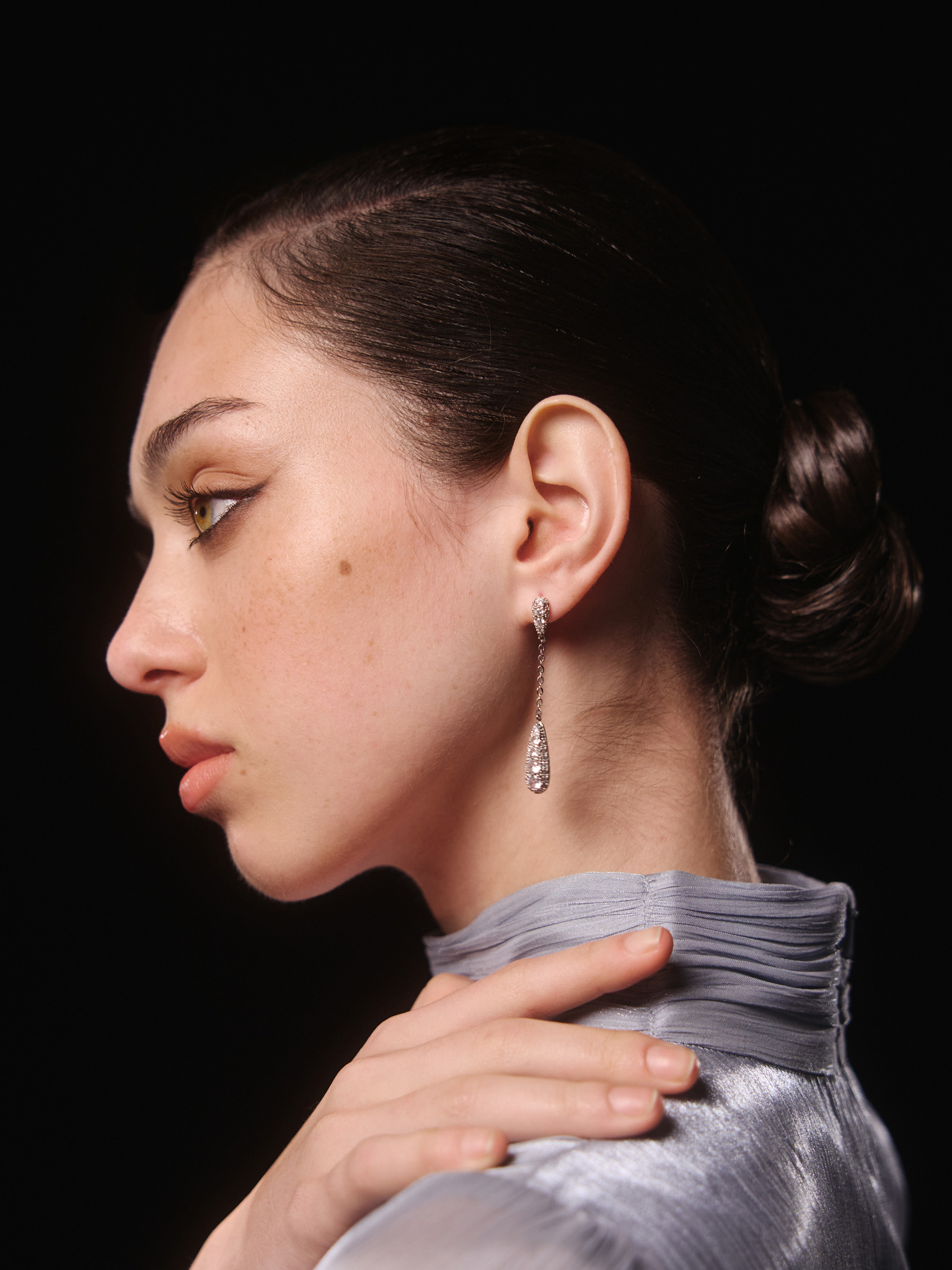 Kolczyki sztyfty z zawieszkami z kryształków