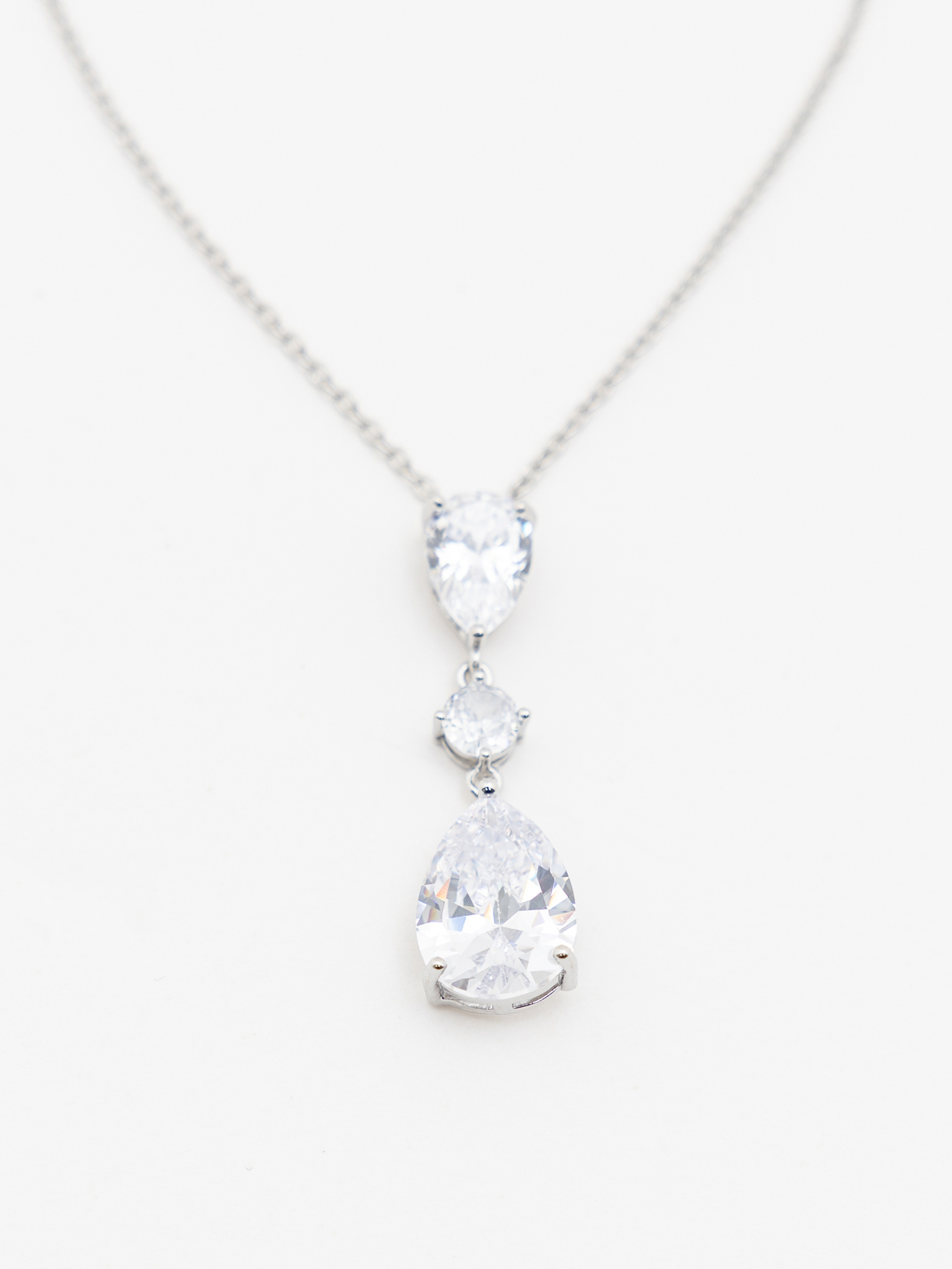 Thin chain with crystal pendant