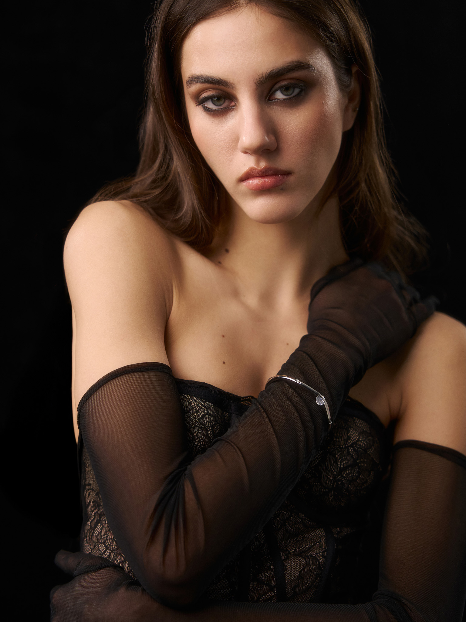 Round bracelet with crystal inlay