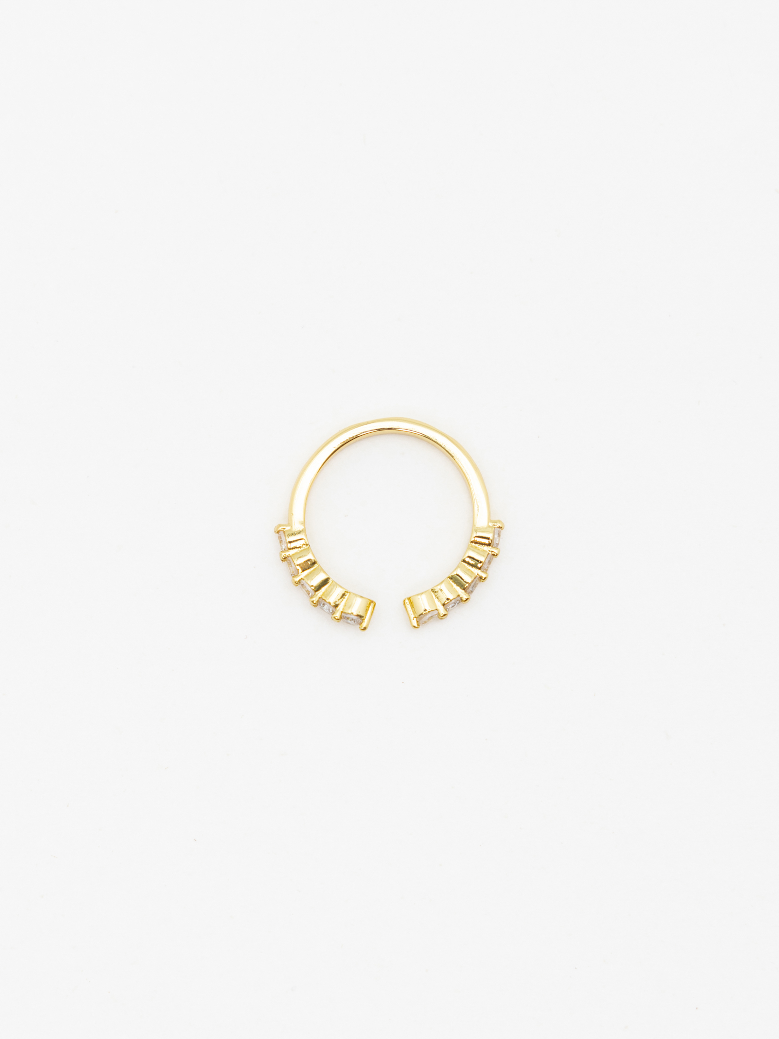 Slim ring with crystals