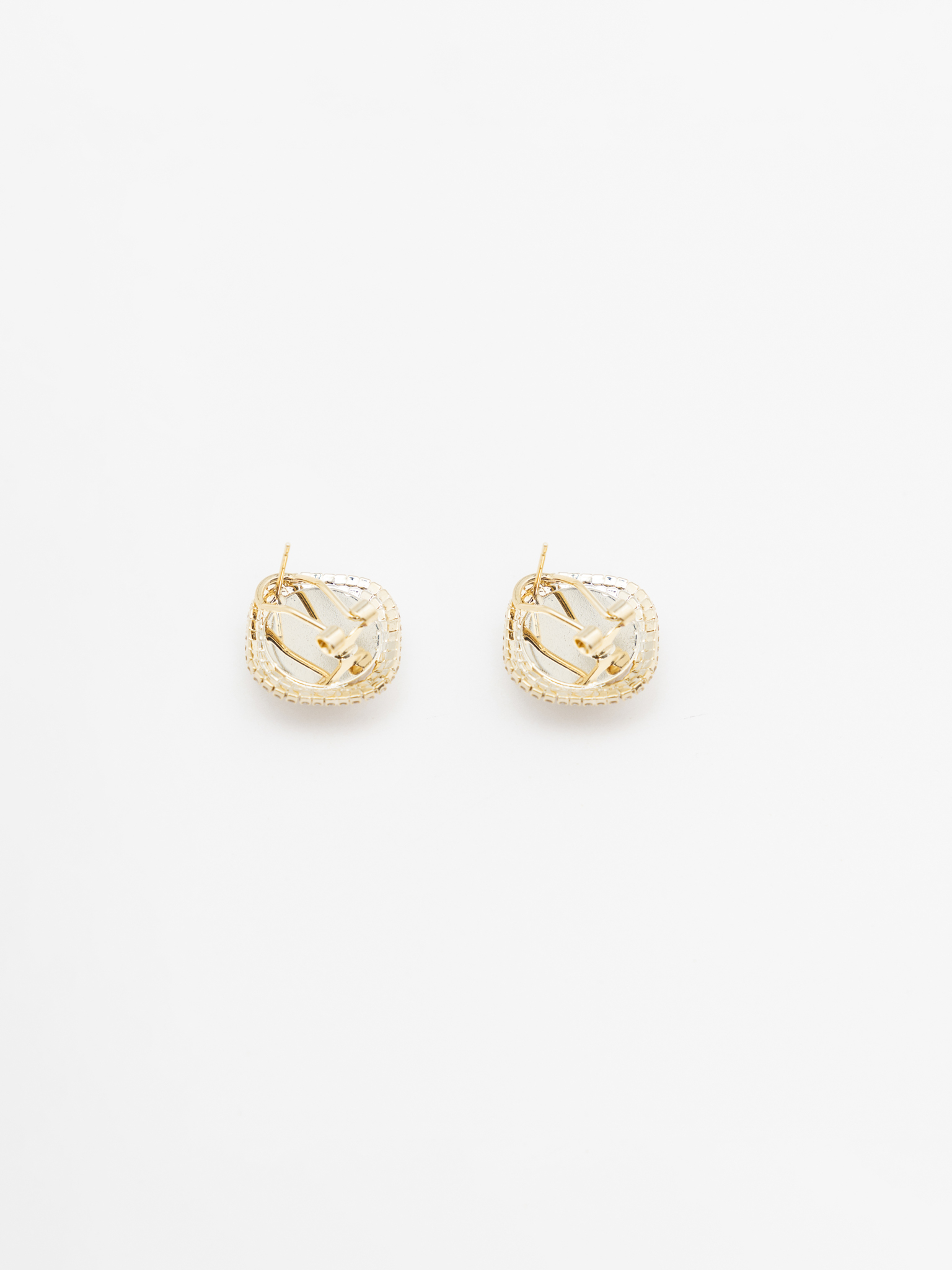 Rhombus-shaped stud earrings with rhinestones