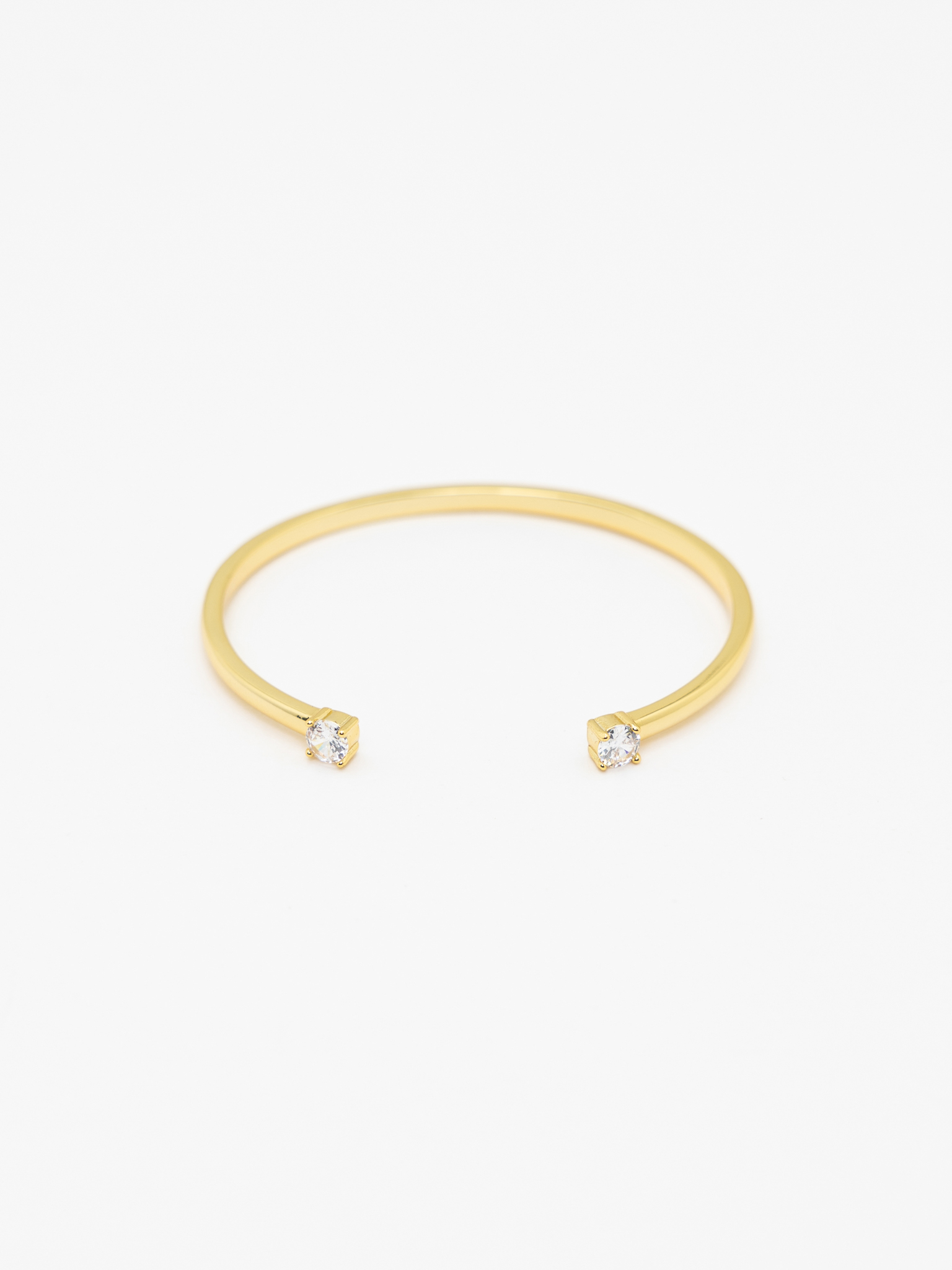 Thin bracelet with crystals along the edges