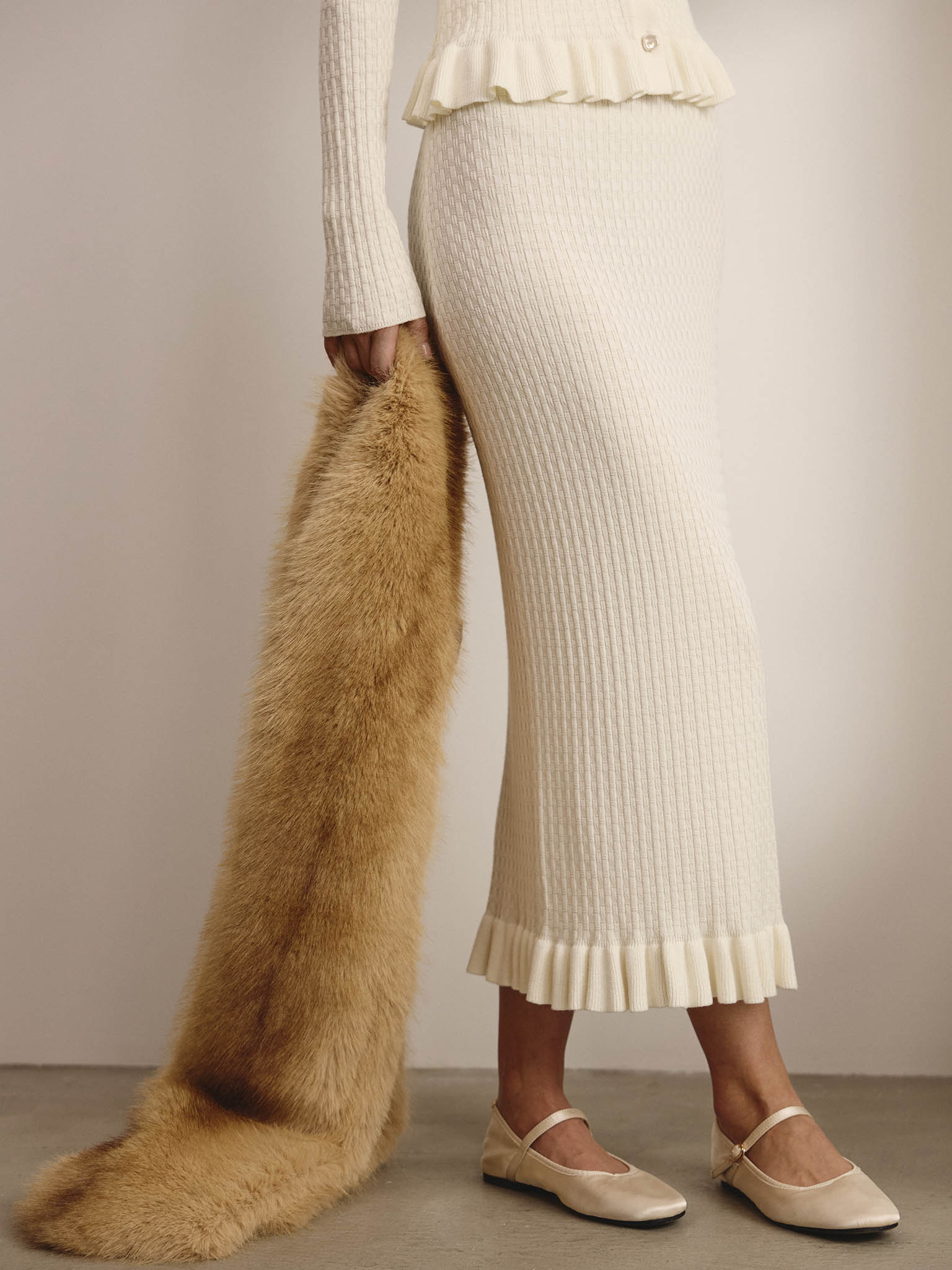 Прямая юбка миди с оборками из вискозы фактурной вязки