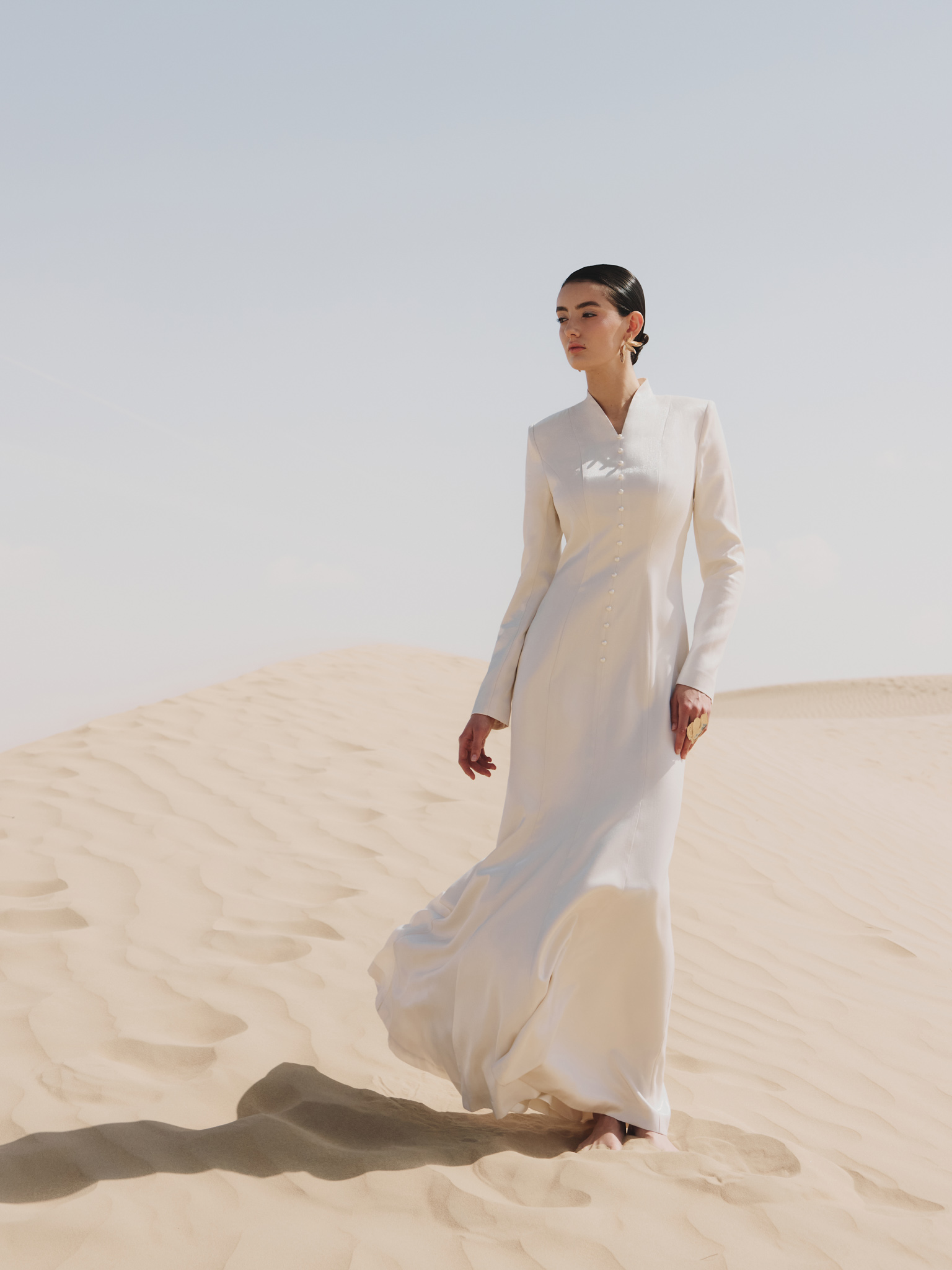 Fitted viscose maxi dress with small buttons on the bodice