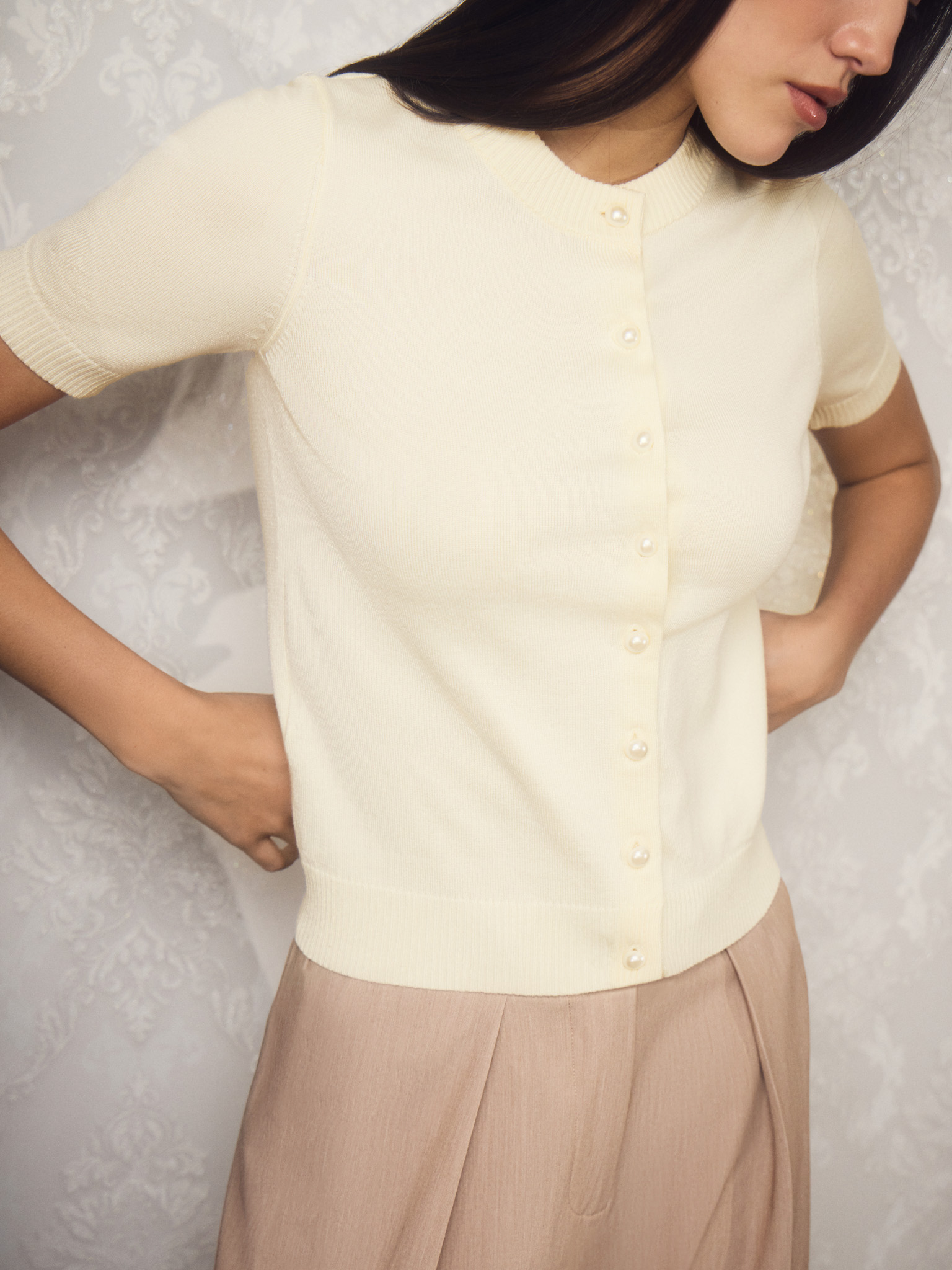 Cardigan with short sleeves and pearl buttons