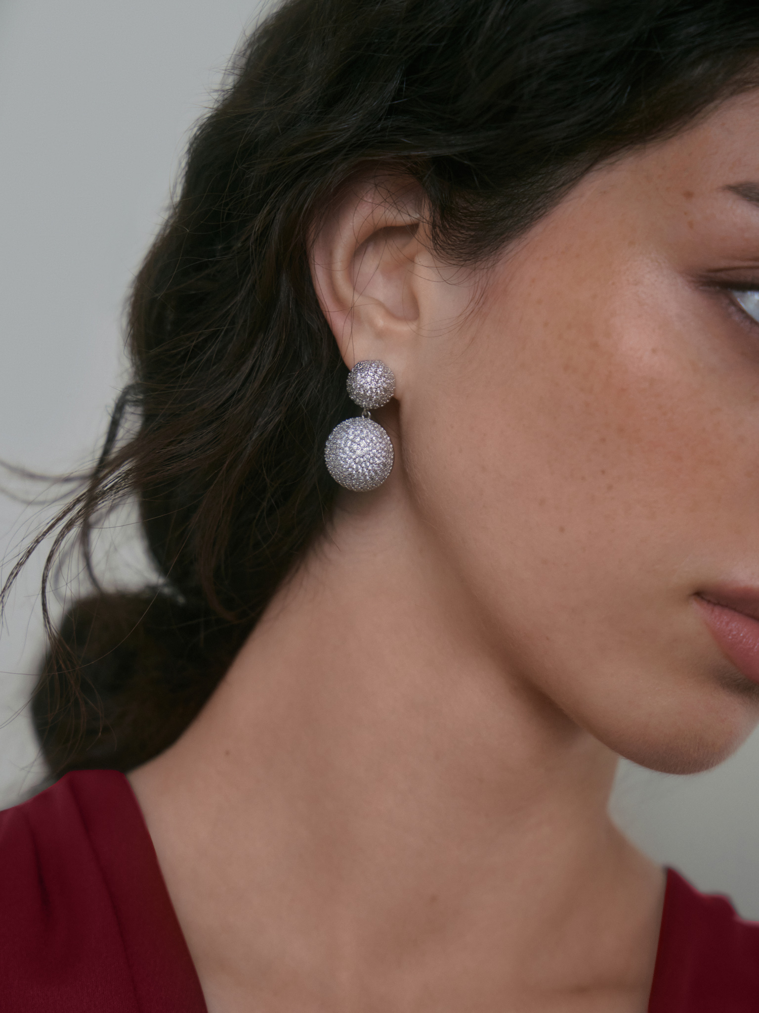 Voluminous hemispherical stud earrings