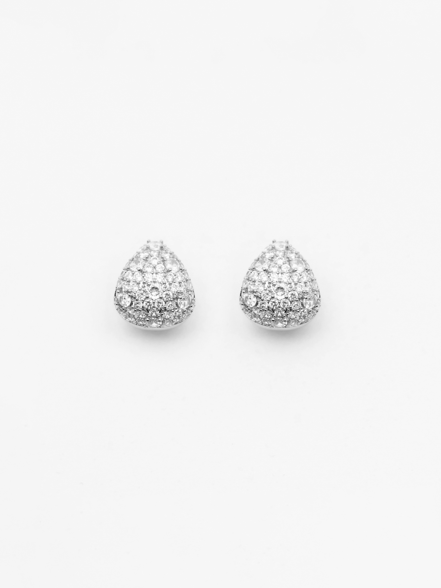 Серьги-пусеты в кристаллах