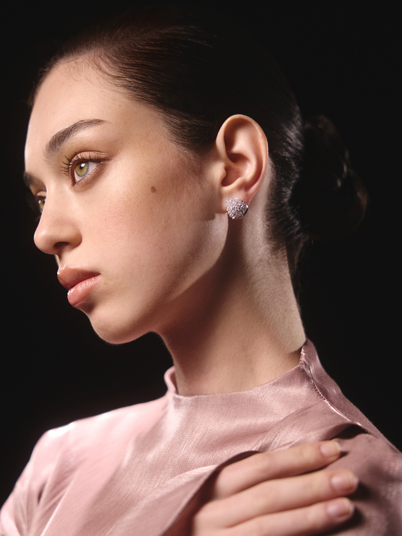 Серьги-пусеты в кристаллах