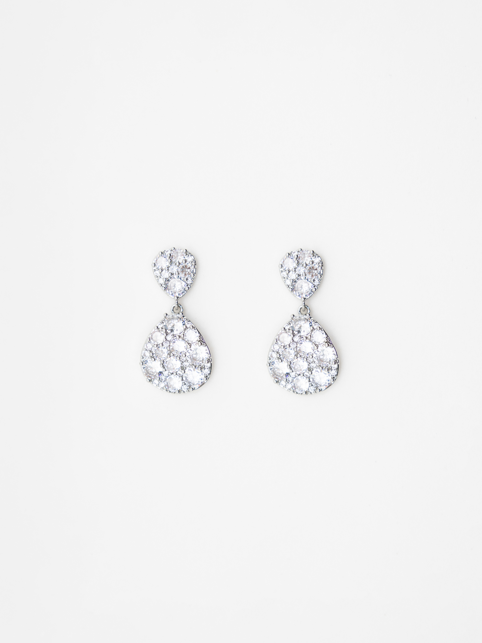 Stud earrings with large crystals