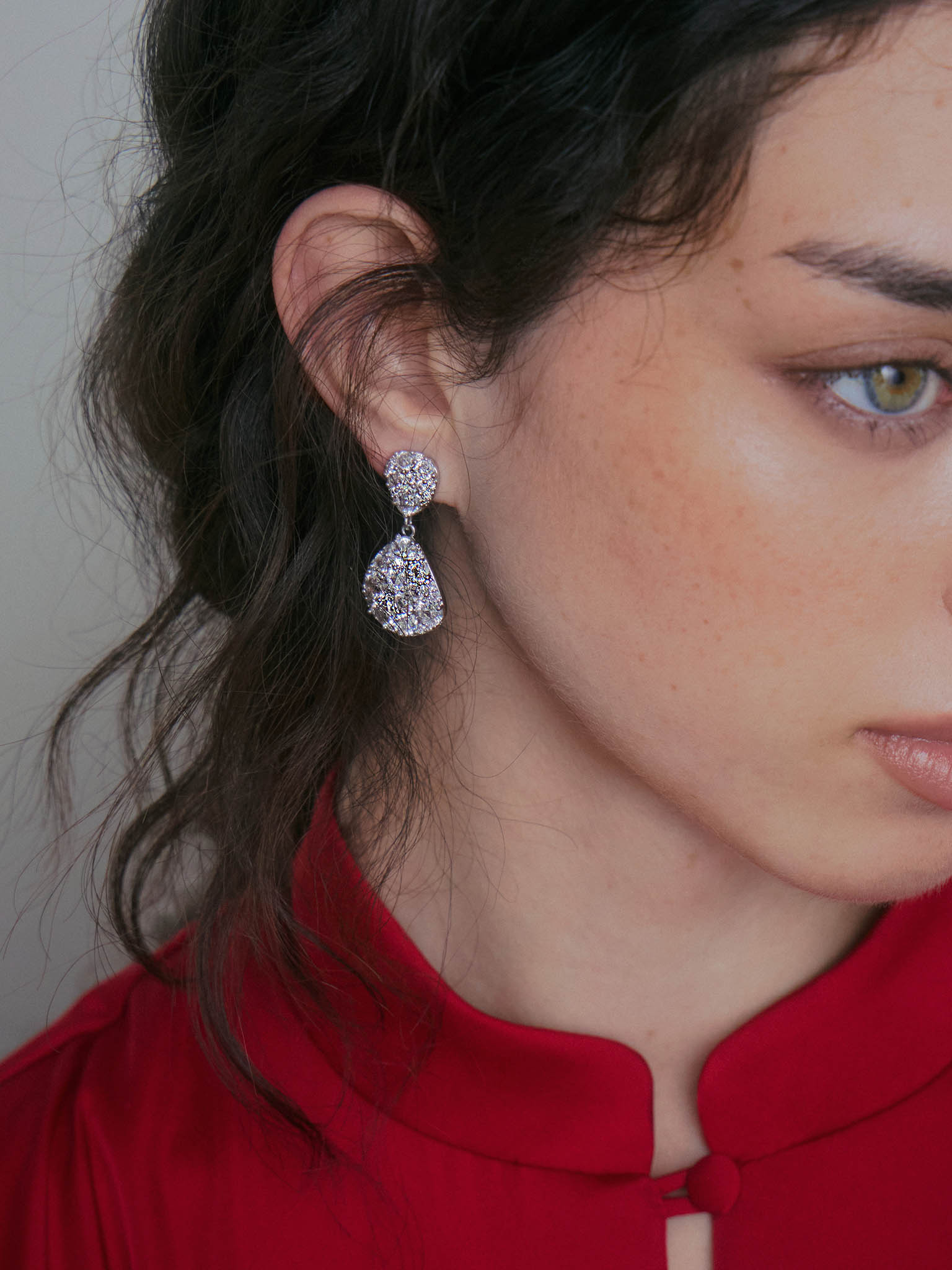 Stud earrings with large crystals