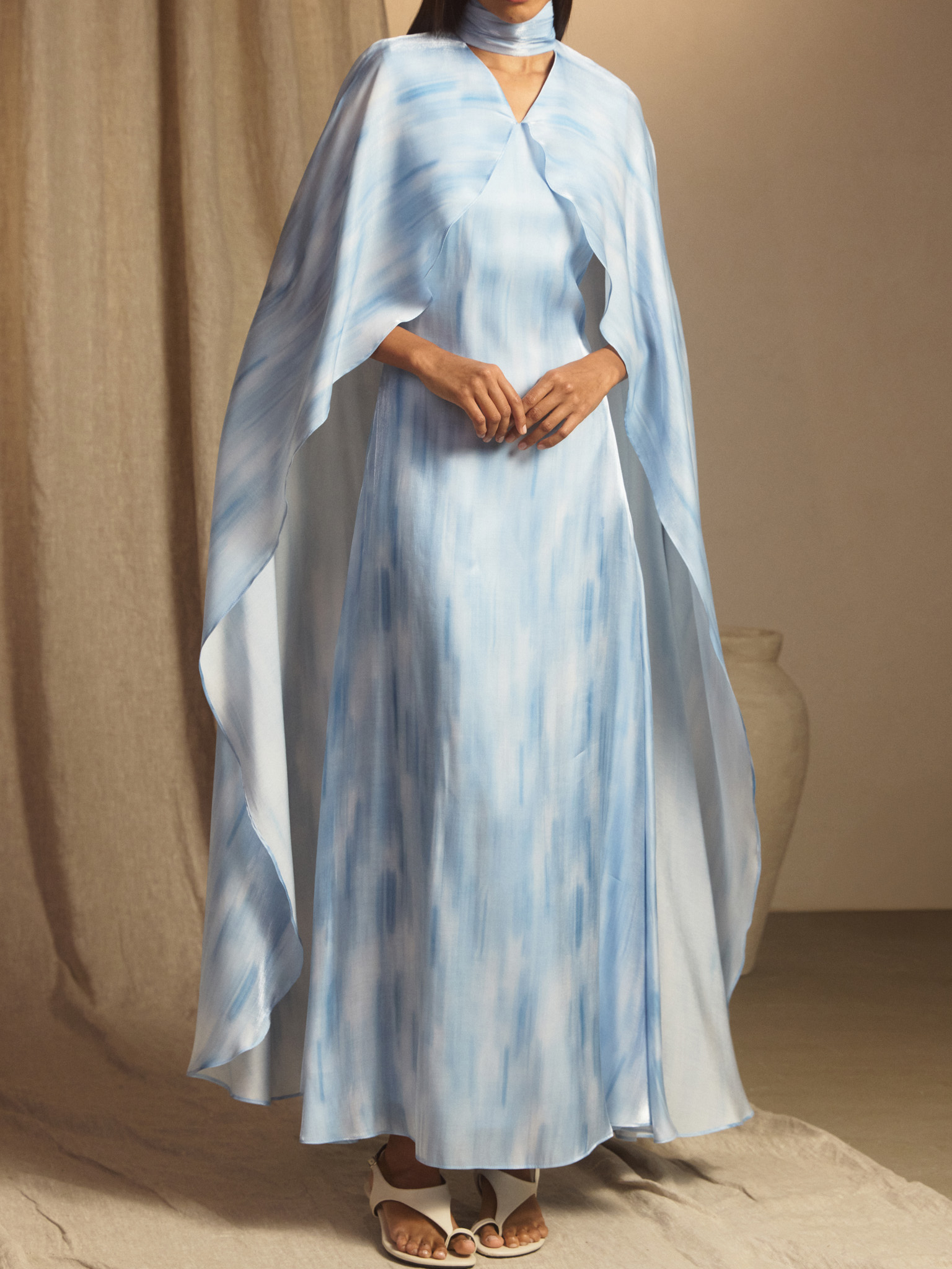 فستان ماكسي خفيف الوزن من الفسكوز بتدرج لوني