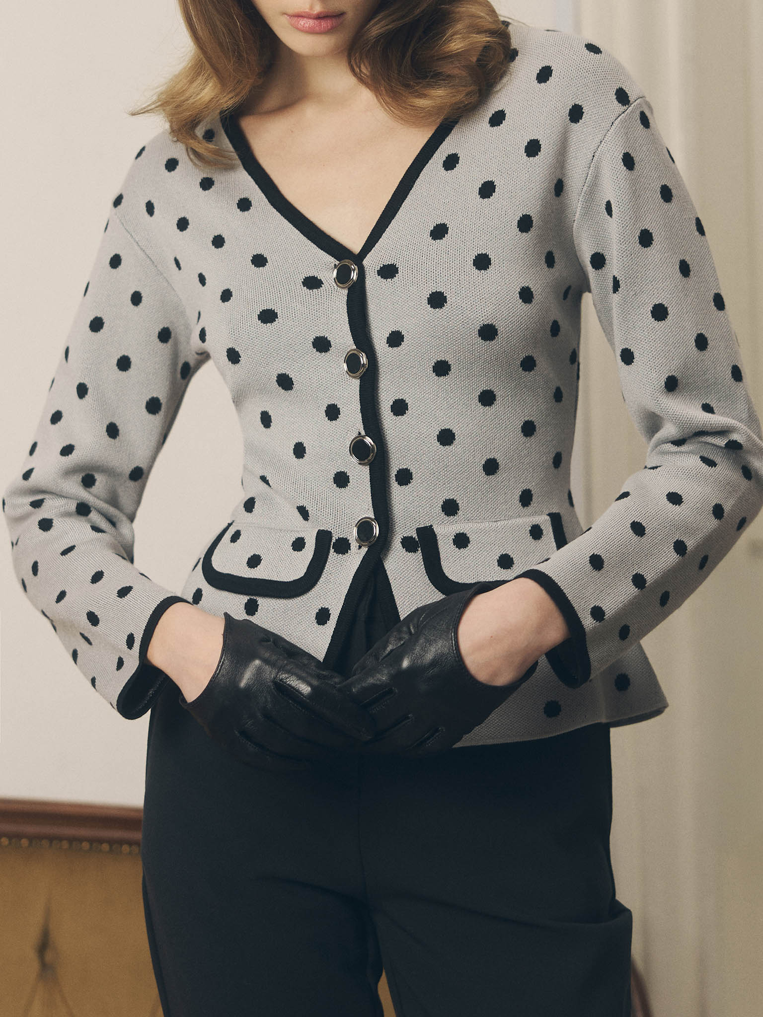 Кардиган в горошек из вискозы с баской на талии