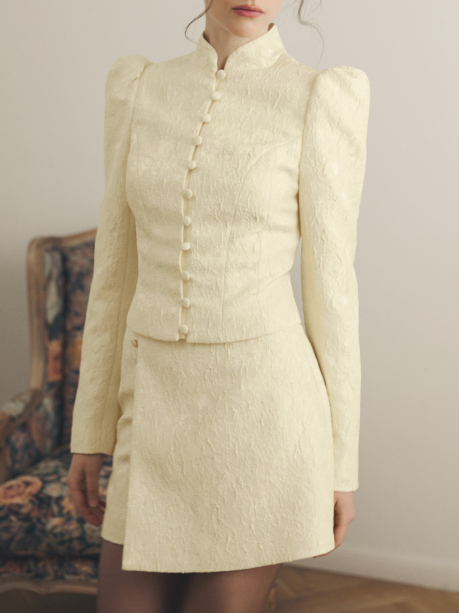 Юбка мини на запах из жаккарда