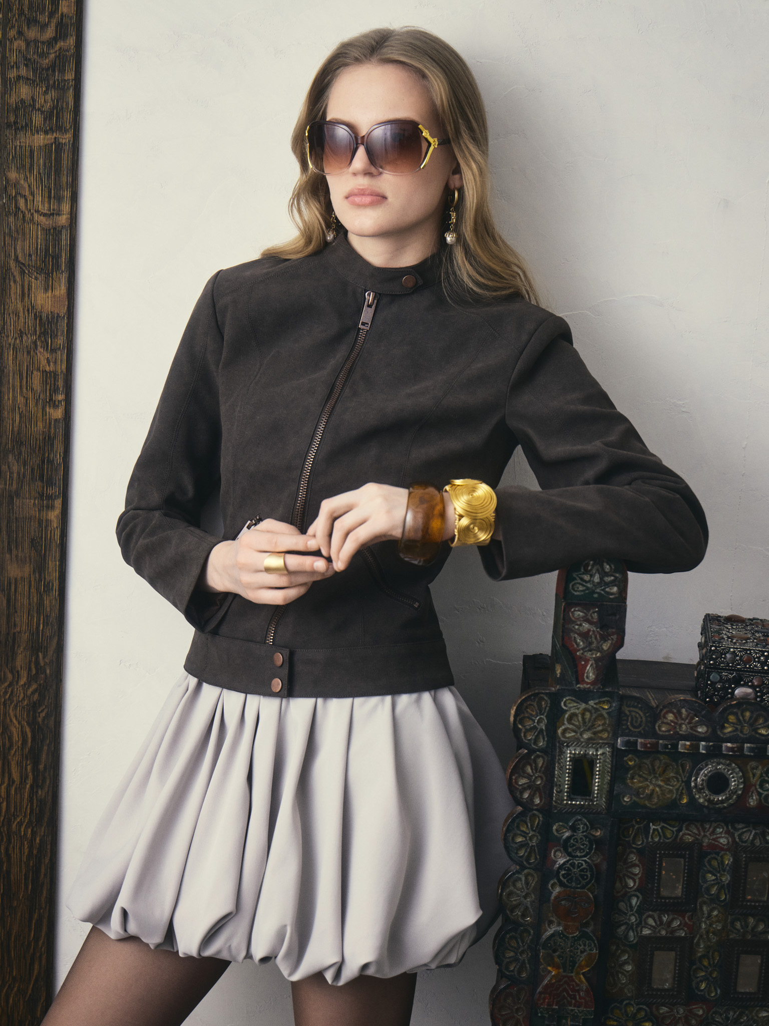 Приталенная куртка из экозамши