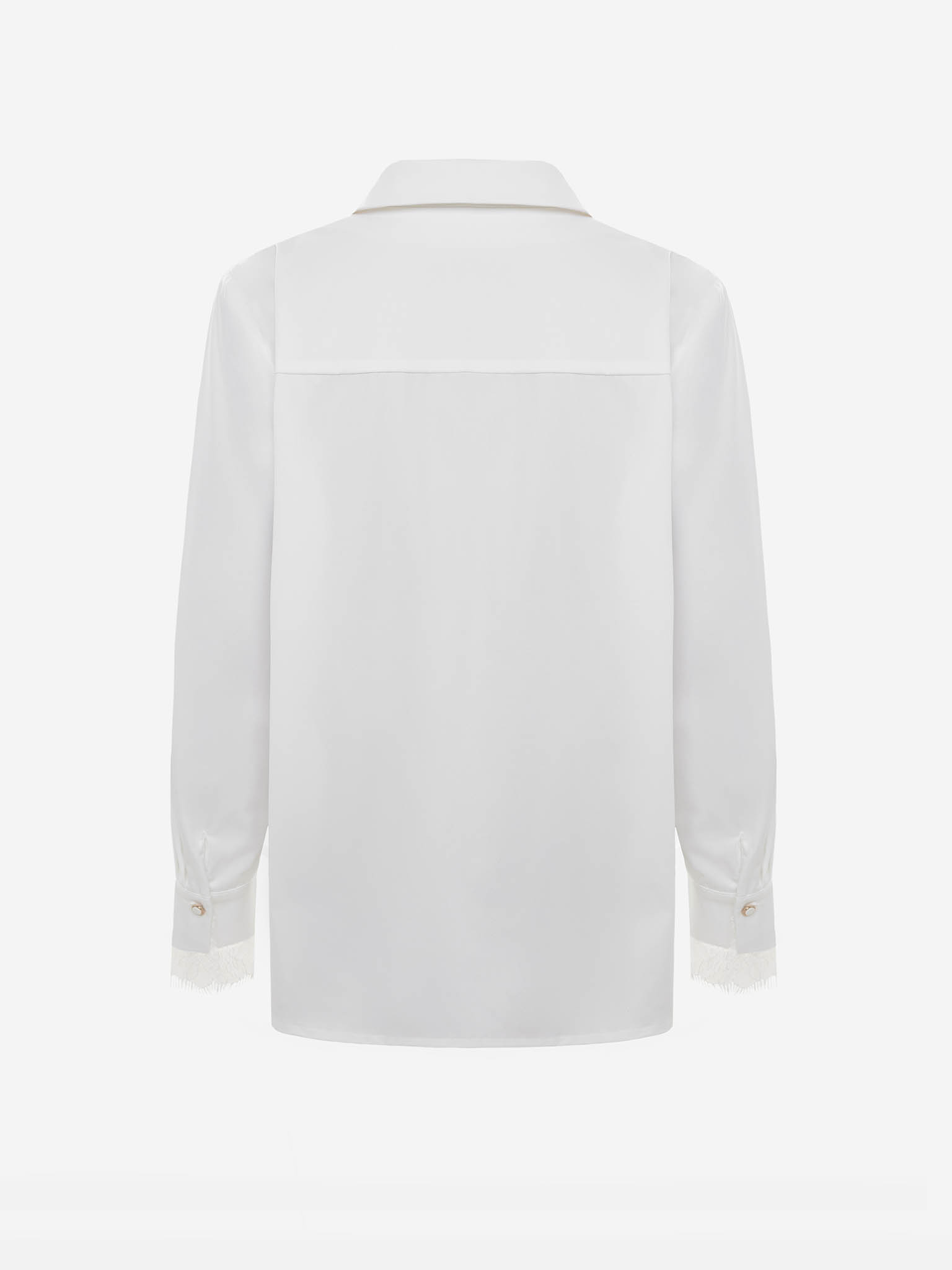 Bluse mit Spitzenbesatz und Bändern am Kragen