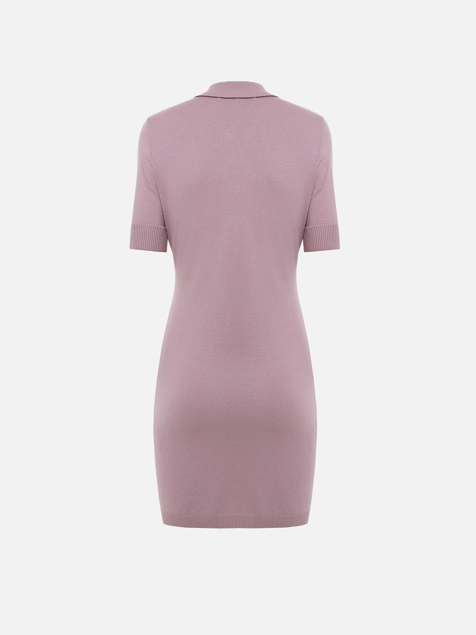 Mini-robe en maille avec col triangulaire et détails côtelés