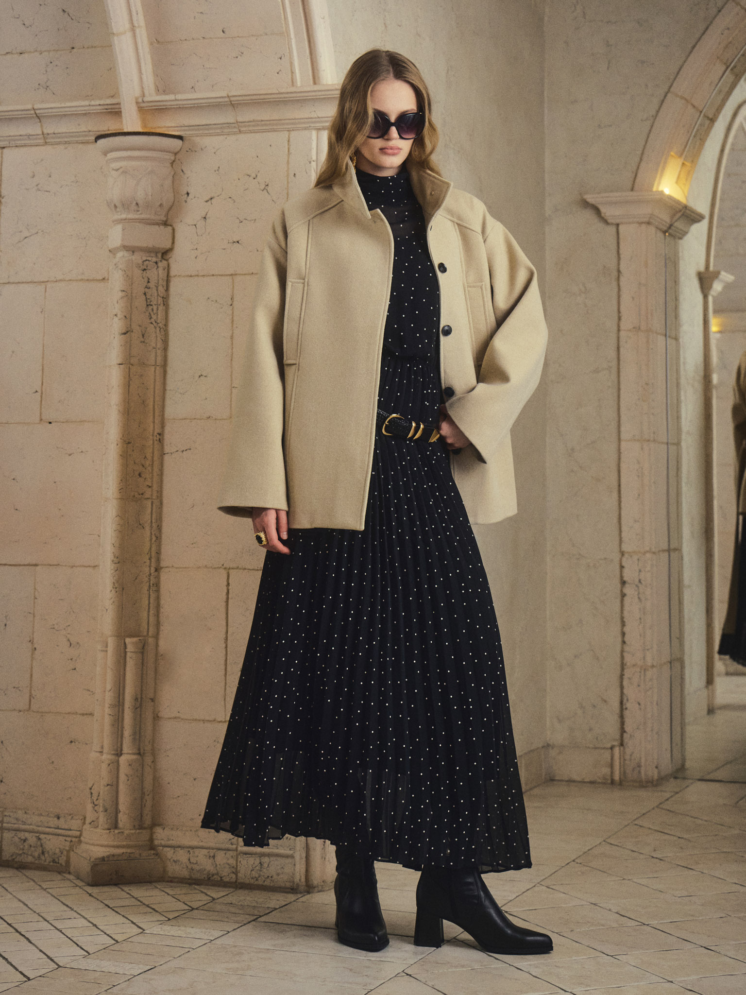 Short single-breasted coat with matching belt