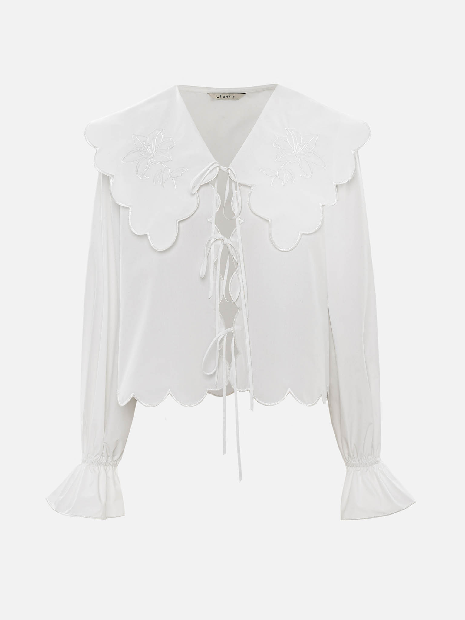 Укороченная блуза с отложным воротником и завязками