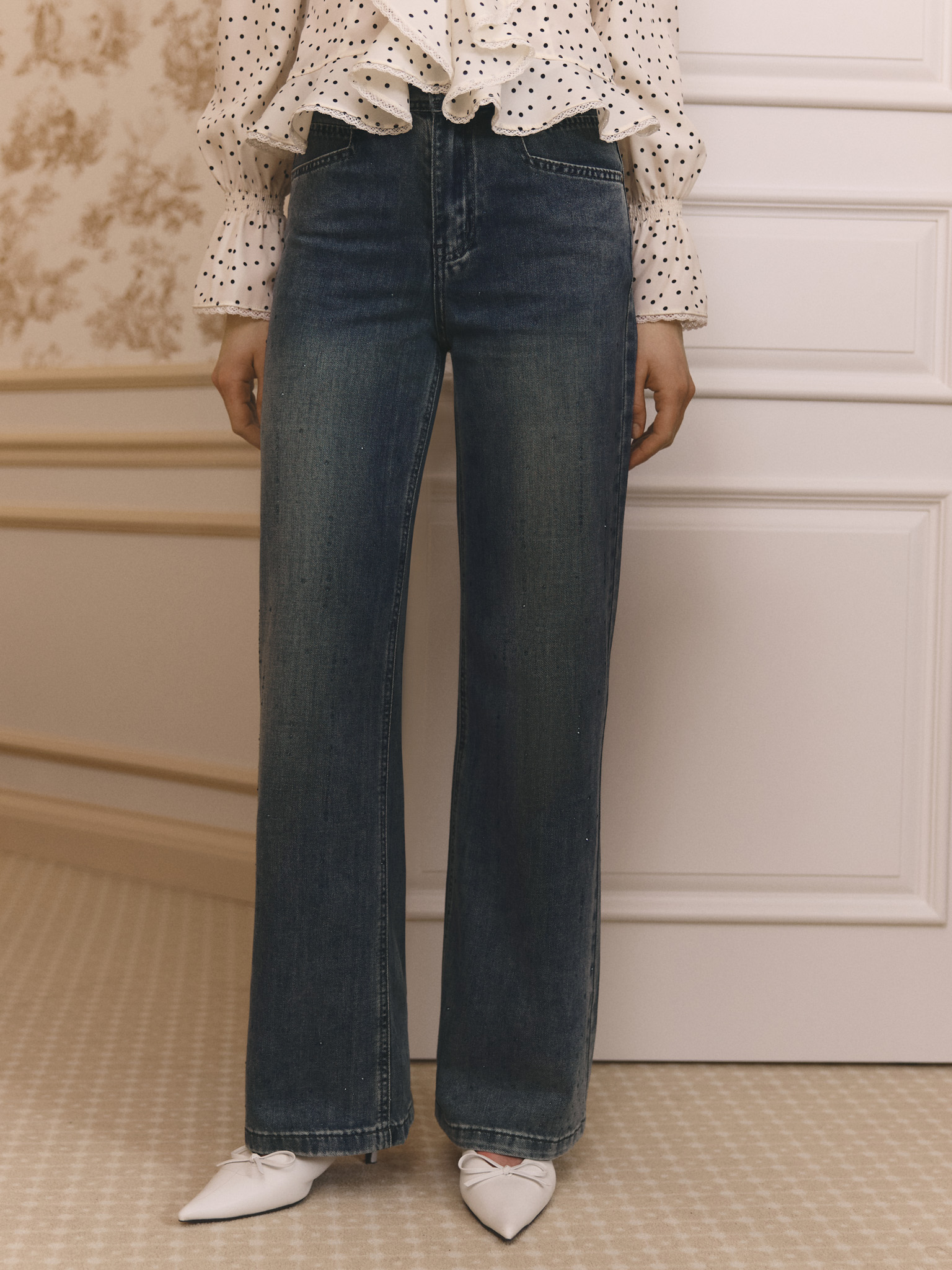 Джинсы прямого кроя в стразах