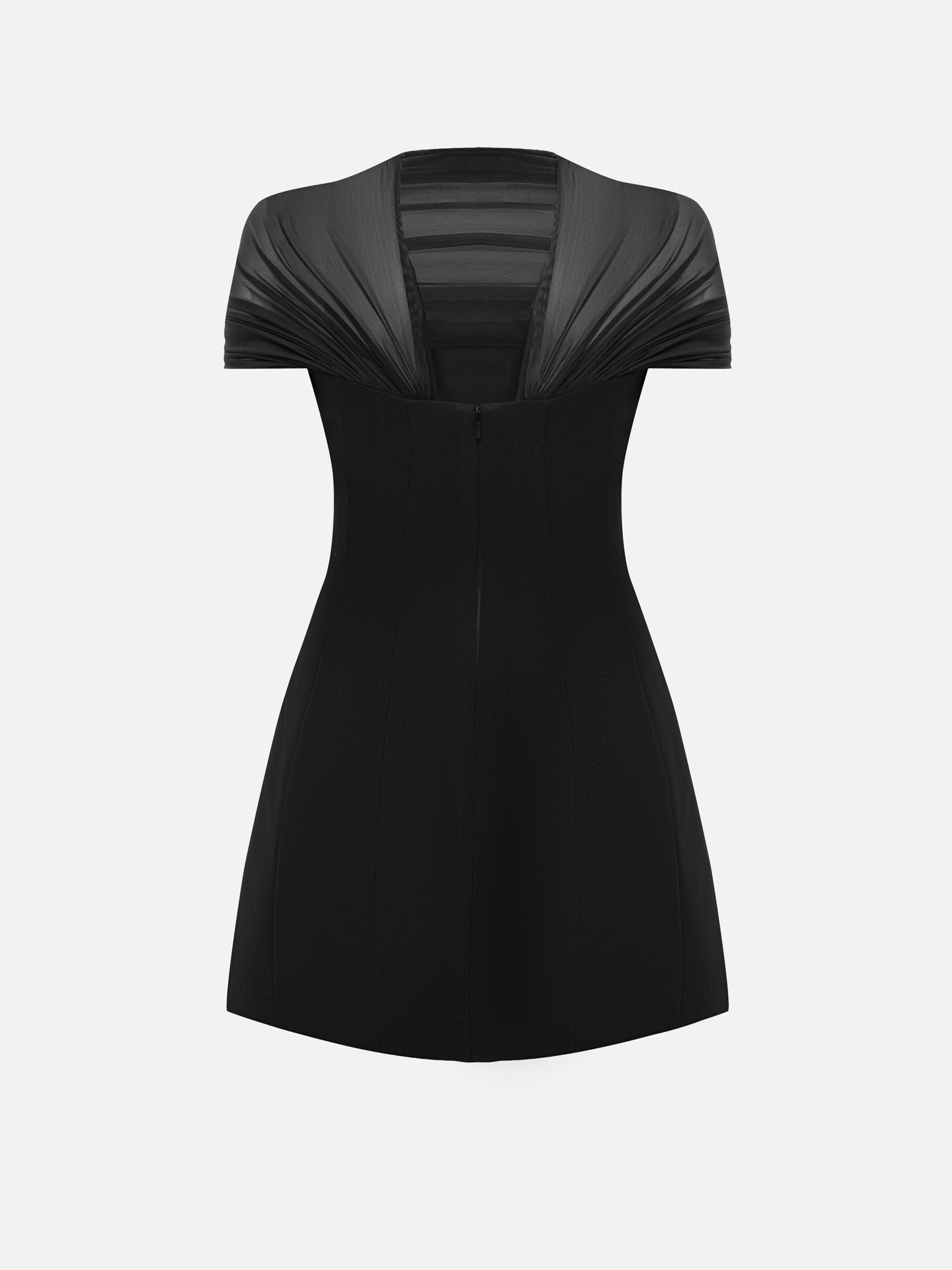 Приталенное платье мини с полупрозрачным кейпом