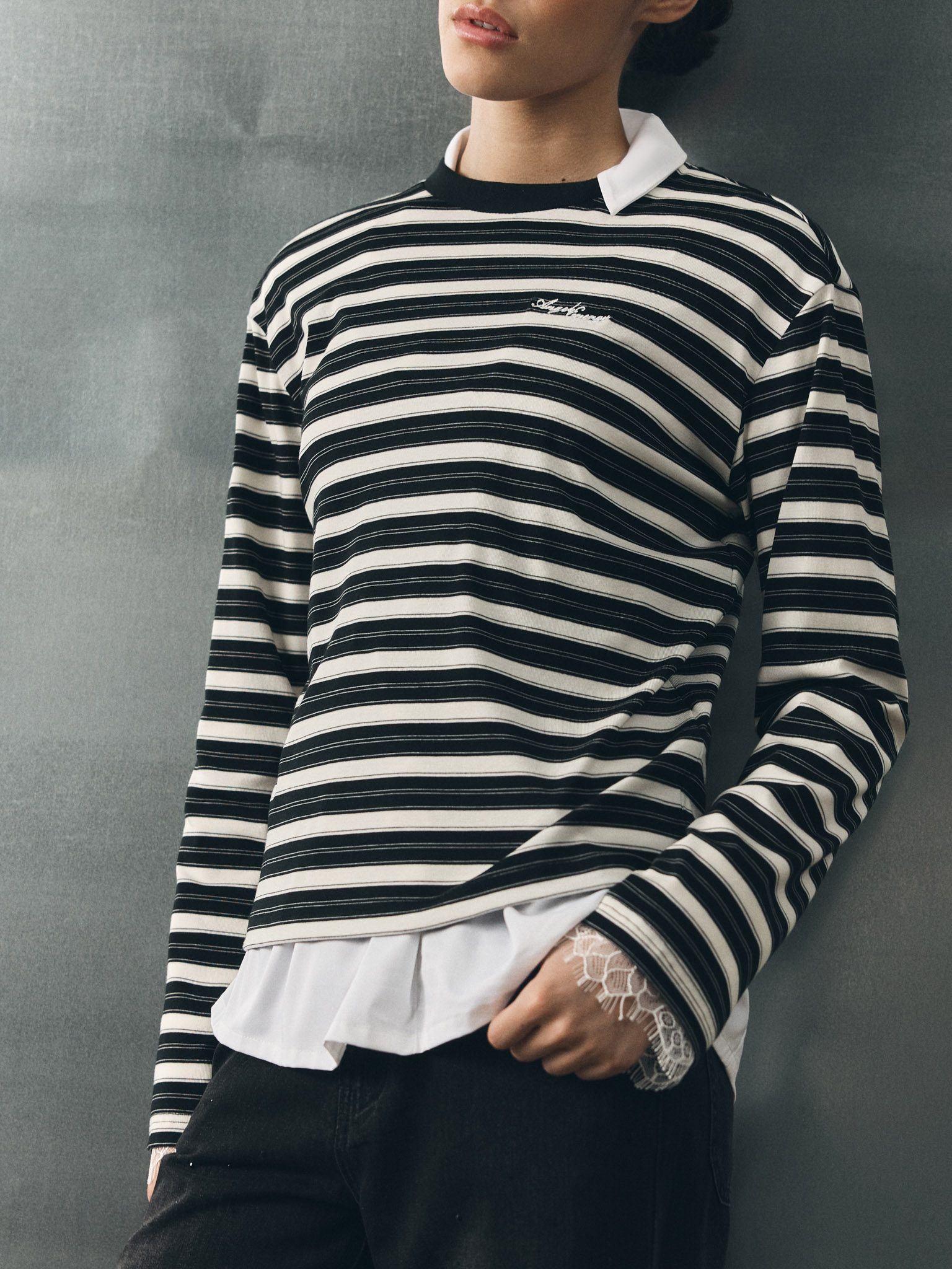 Свободный лонгслив в полоску с надписью