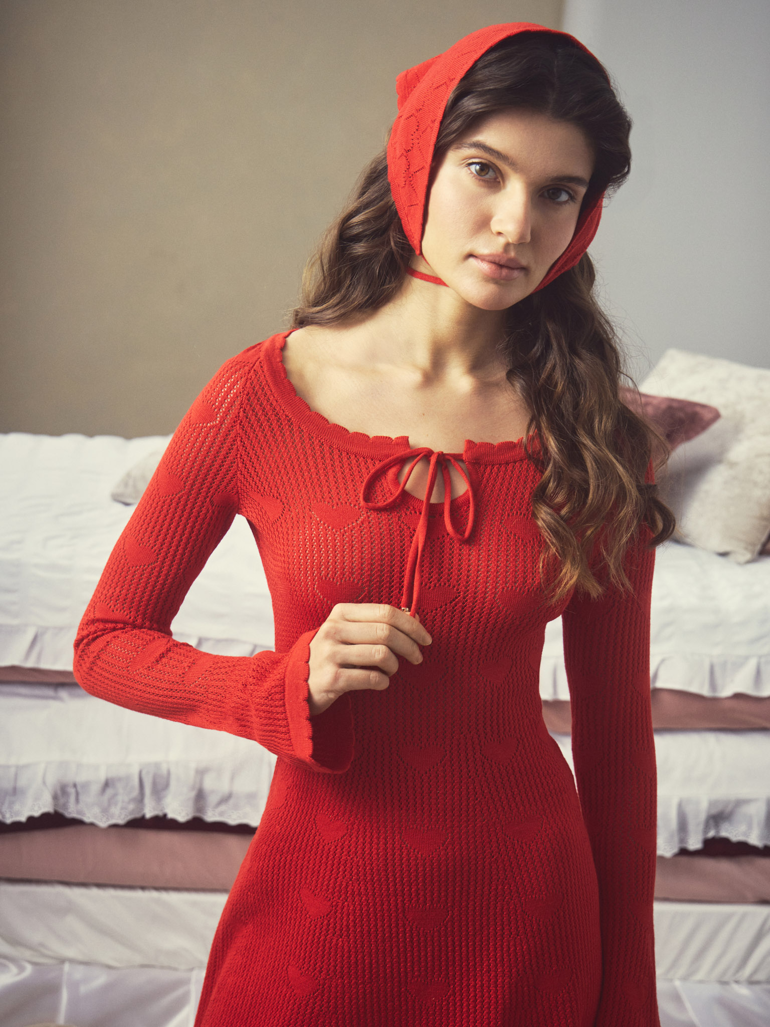 Knitted shawl with ornamental pattern