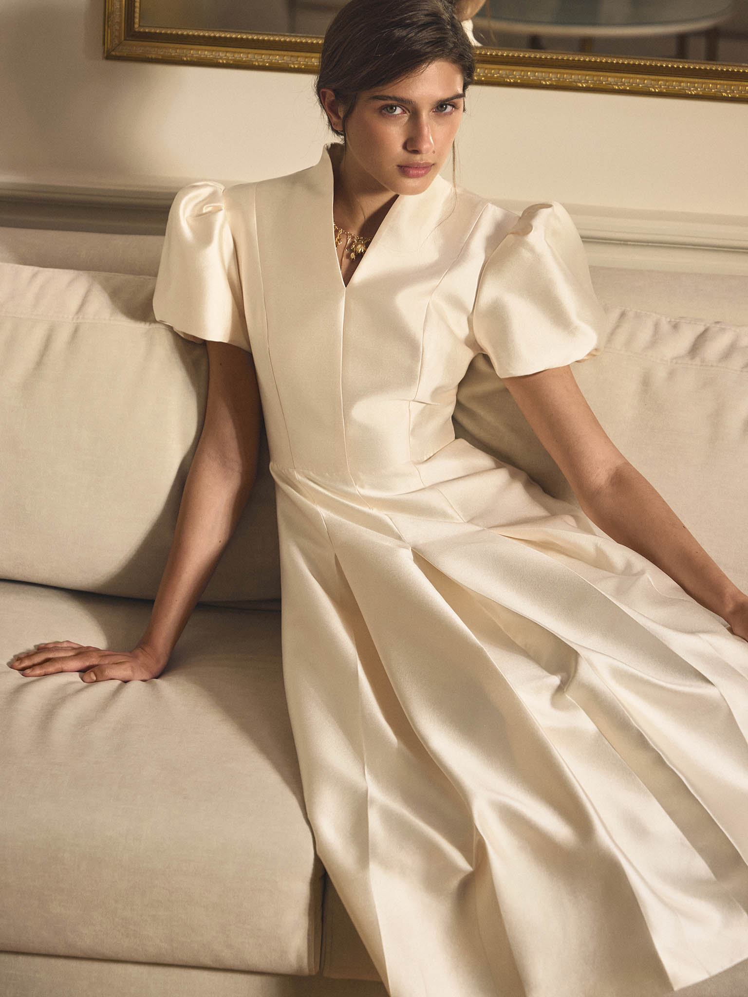 Midi dress with puff sleeves and puffy skirt