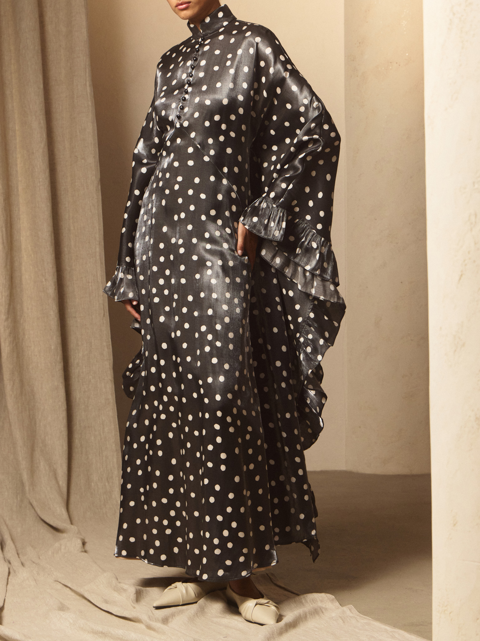 Polka dot maxi dress with ruffles on the sleeves