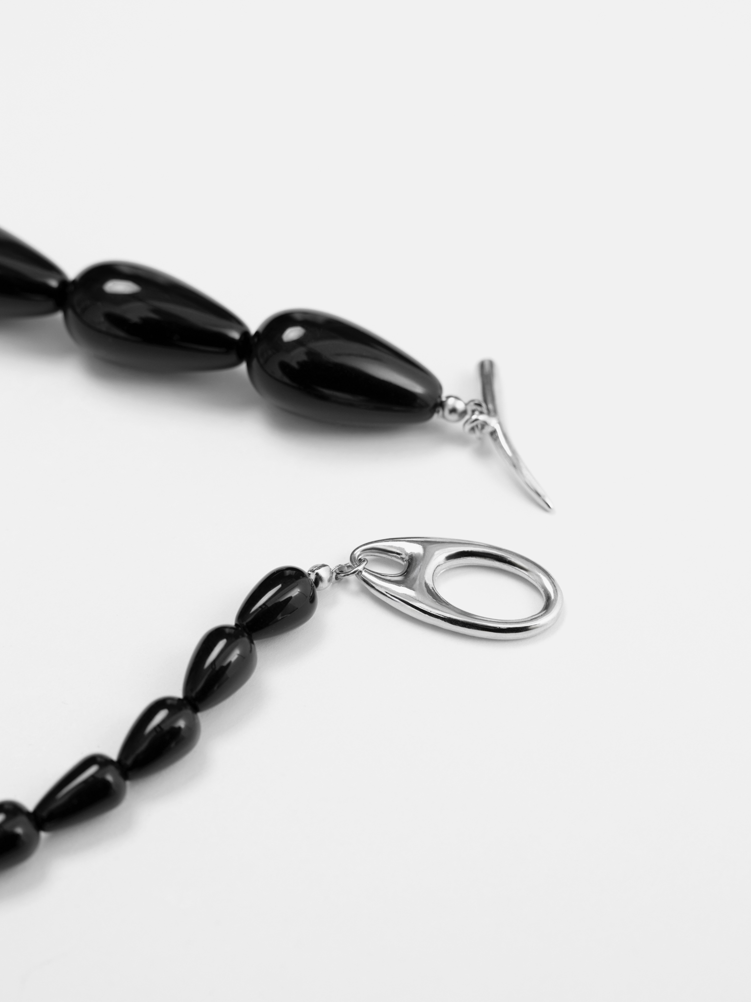 Teardrop bead necklace