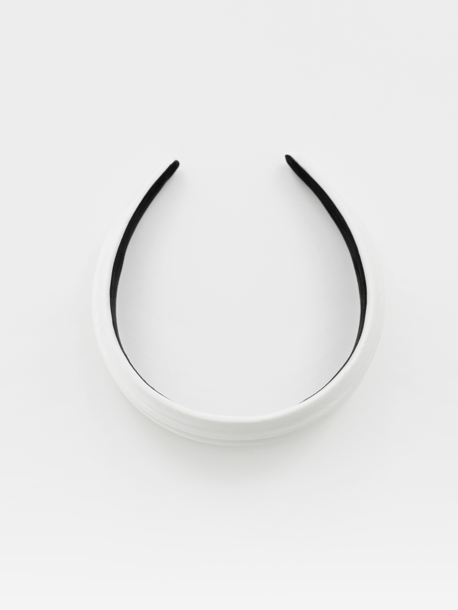 Wide smooth hairband