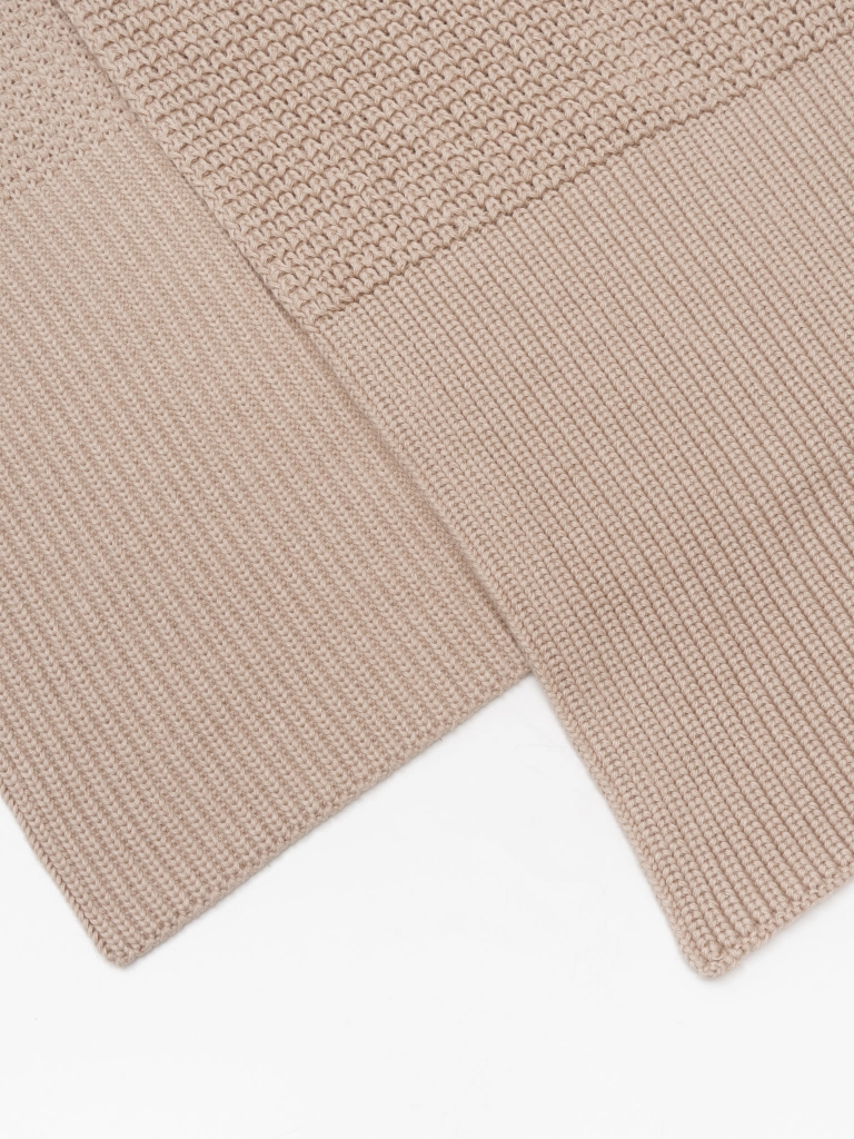 Mixed-knit scarf
