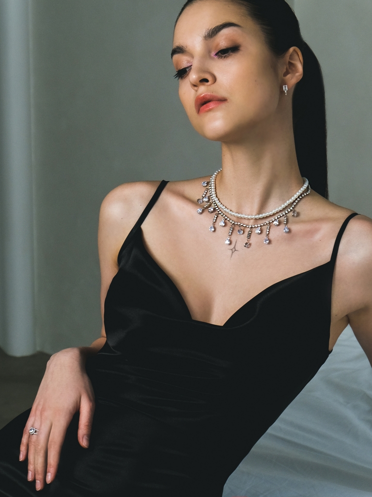 Pearl and rhinestone combo necklace