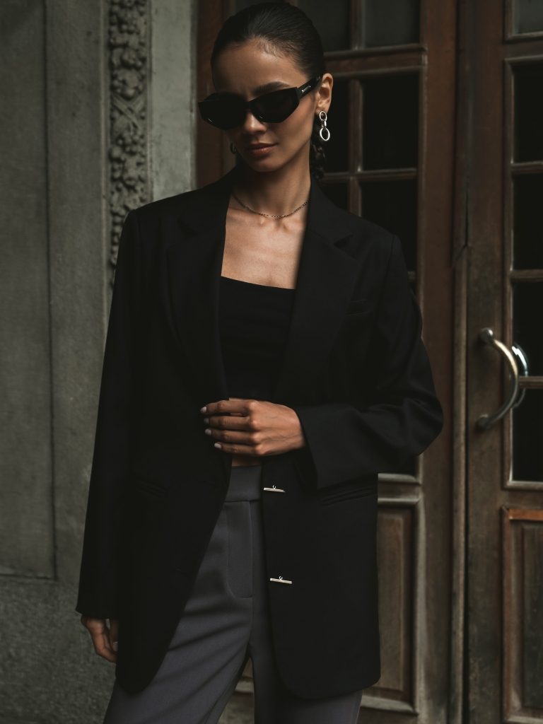 Loose single-breasted jacket with silvertone fastening