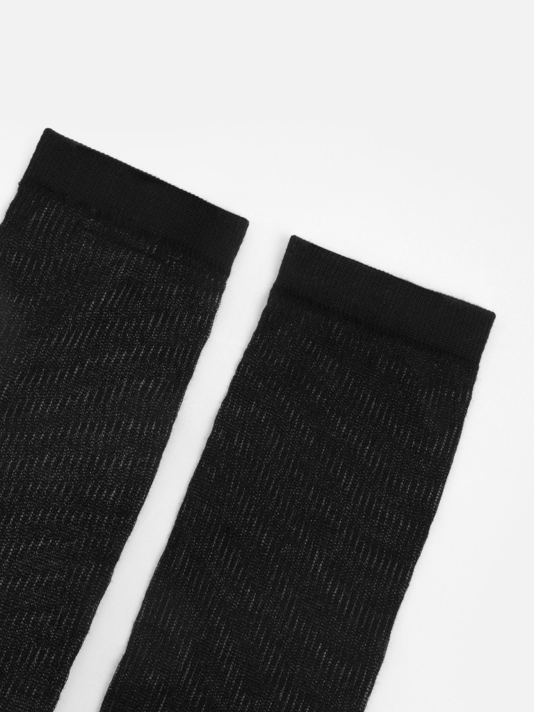 Monochrome ribbed knee socks
