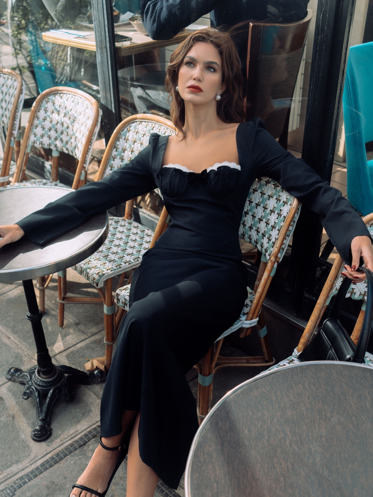 Midi dress with bright lace on the bodice