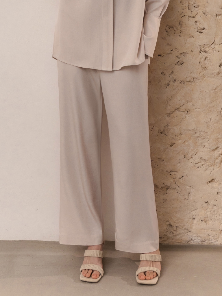 Straight trousers with elasticated waistband