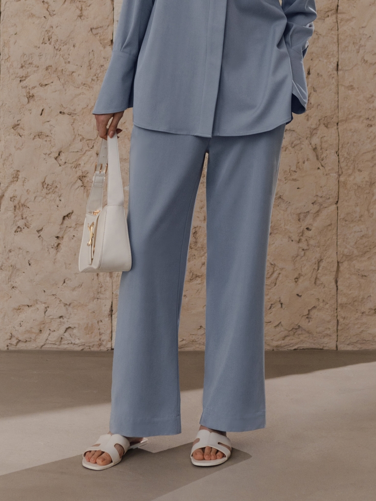 Straight trousers with elasticated waistband