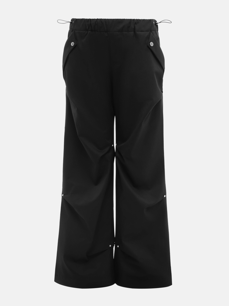 Loose-fitting trousers with elasticated waist