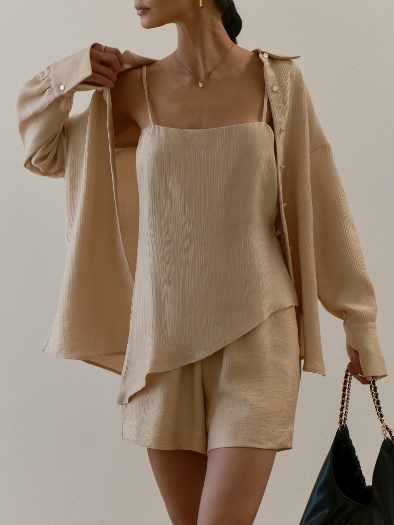 Shorts in textured fabric