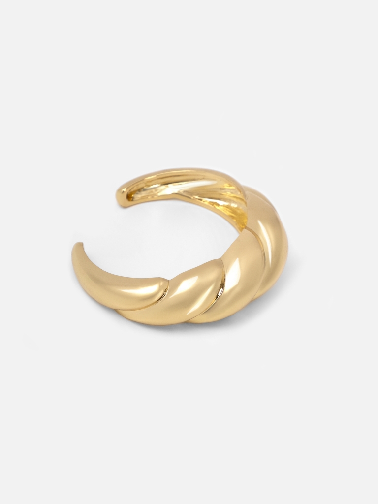 Golden twisted bracelet